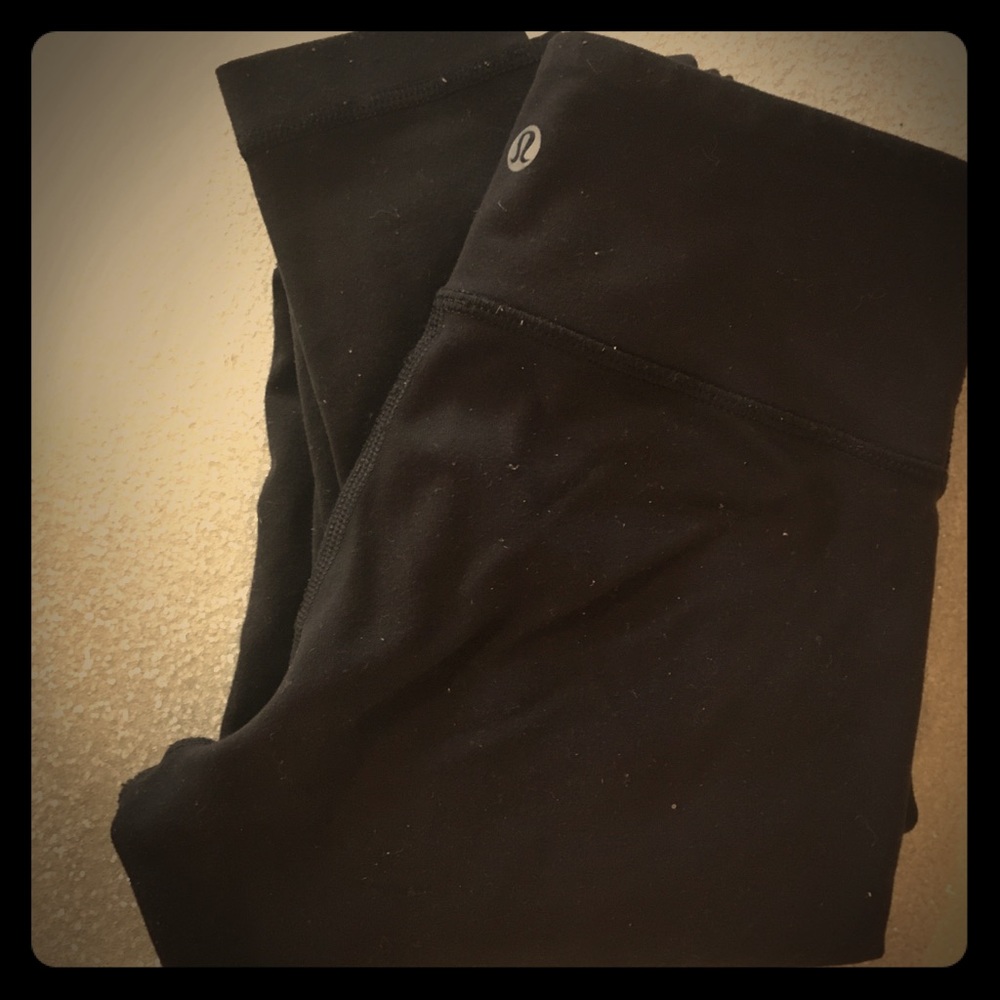 Lulu Lemon Leggings (50$) + Wet Seal Crop (15$)